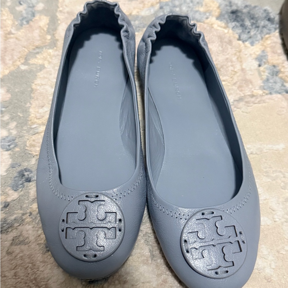 Tory Burch light blue Leather Flats size  6.5